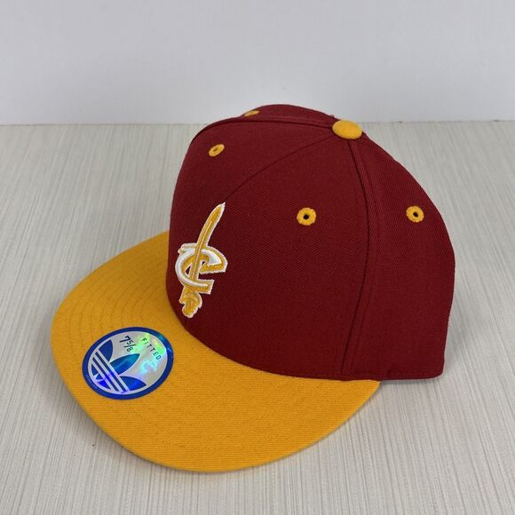 Adidas Cleveland Cavaliers Flat Brim Fitted Hat Cap 7 5/8 Red Yellow NEW - Picture 4 of 7